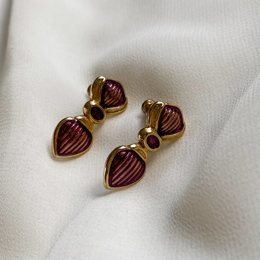 VTG Purple Mauve Ribbed Dangle Earrings